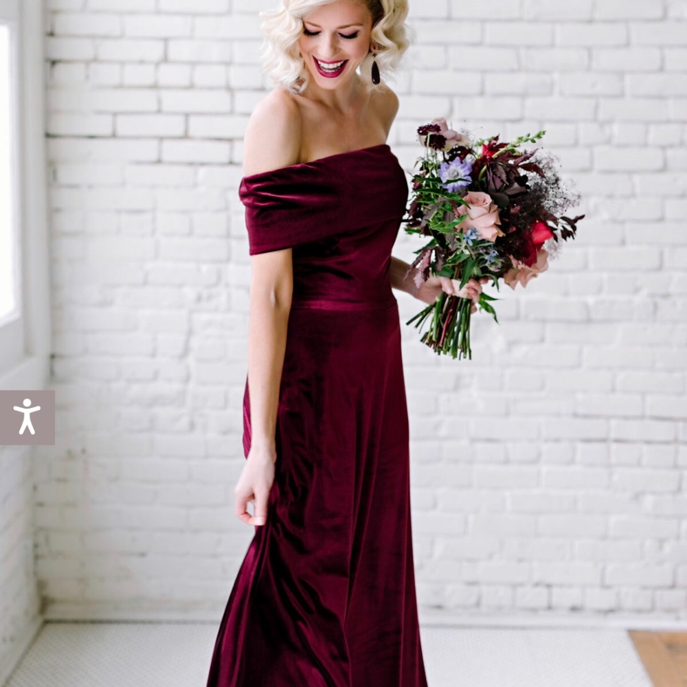Revelry Court Velvet dress in burgundy